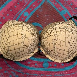 Victoria’s Secret Bombshell 34D